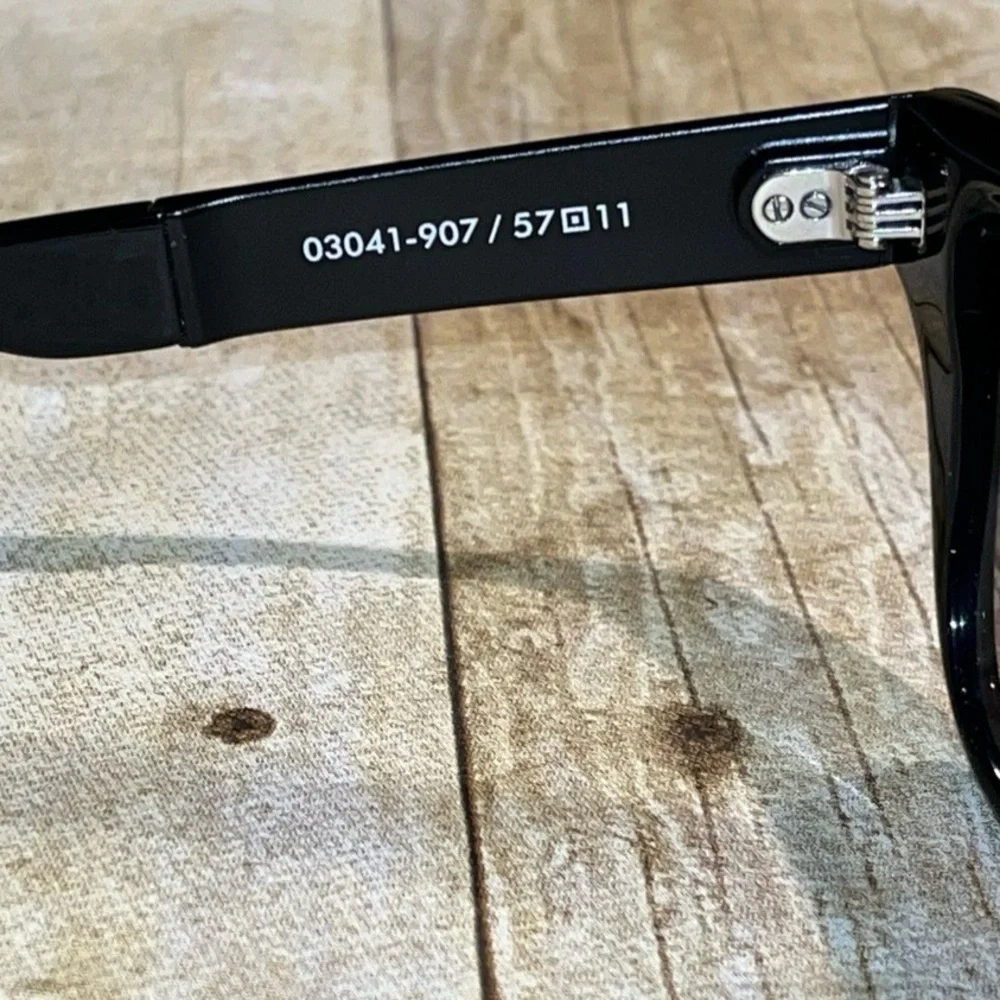 IVI DUSKY black sunglasses NWOT